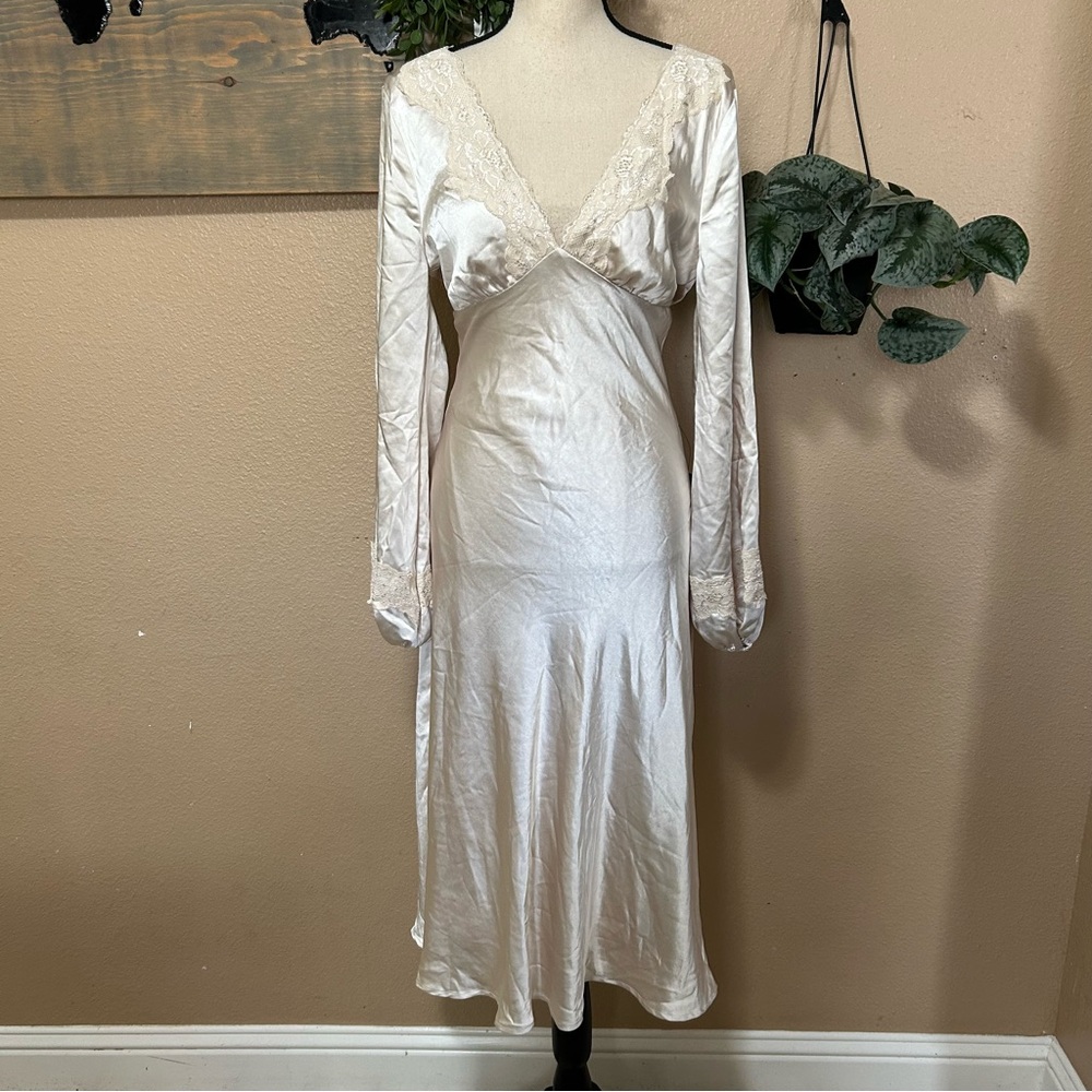 Illustrious Elegance Champagne Satin Long Sleeve Midi Dress - Picture 2 of 8